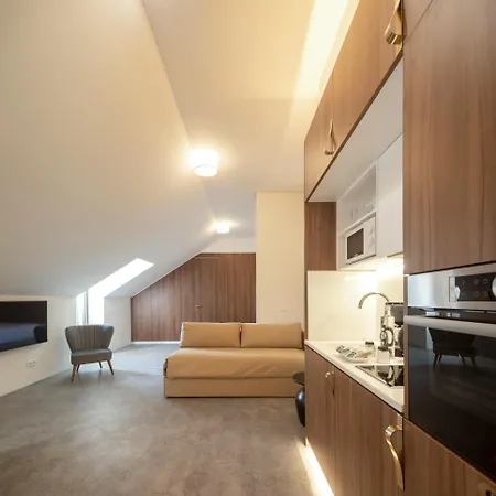 Lsa Avenida By Numa Apart Otel 4*