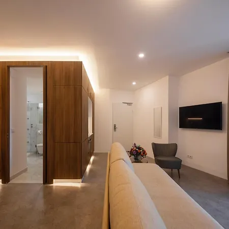 Aparthotel Lsa Avenida By Numa 4*