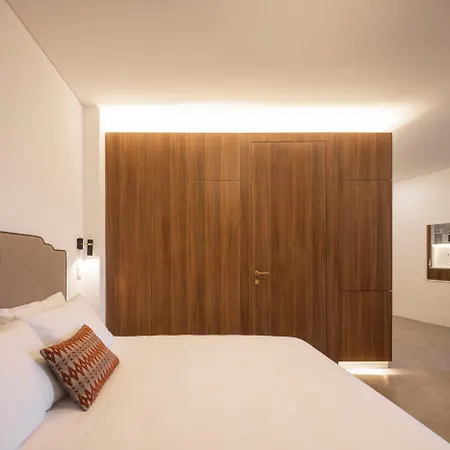 Aparthotel Lsa Avenida By Numa 4*